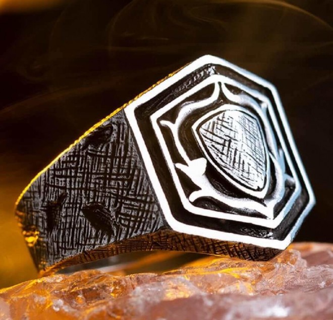 Kalkan Tasarım Eskitme Gümüş Yüzük