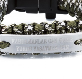 Kamuflaj Desen Kahramanlar Can Verir Yazılı Paracord Bileklik 2