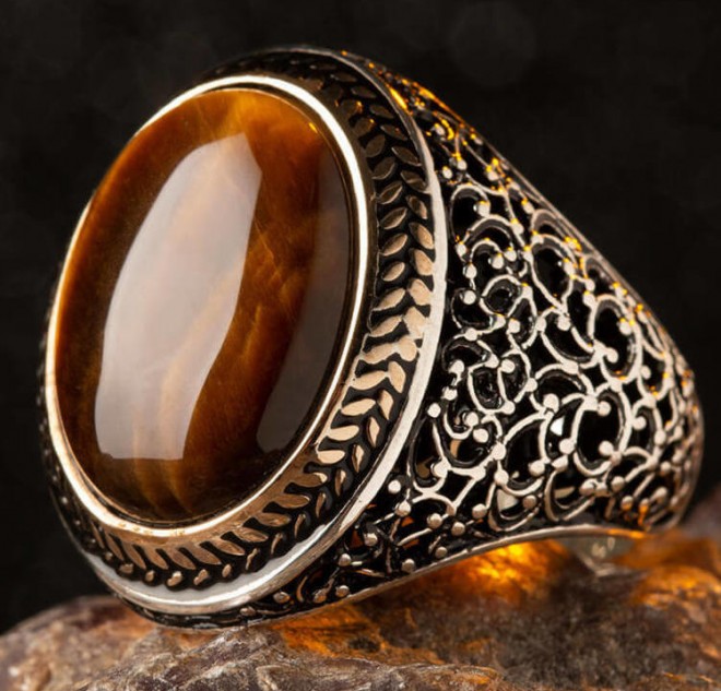 Oval Kahverengi Kaplangözü Taşlı Simetrik Desen Gümüş Erkek Yüzük