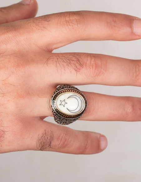 Sedef Üzerine Ay-Yıldızlı 925 Ayar Gümüş Yüzük