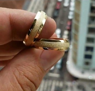 Altın Kaplama Oval Pürüzlü Özel Tasarım Alyans