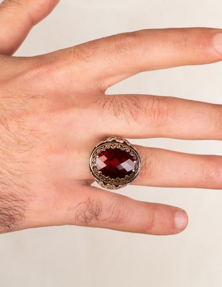 925 Ayar Gümüş Simetrik Desenli Kırmızı Taşlı Erkek Yüzüğü