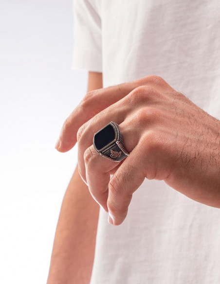 925 Ayar Gümüş Siyah Oniks Taşlı Tuğralı Erkek Yüzük