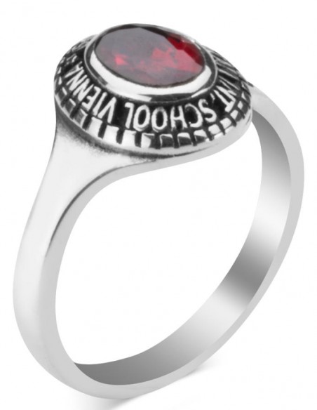 American International School Vienna Bayan Yüzüğü