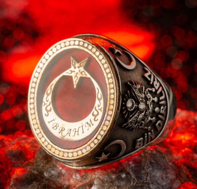 Bir Ölür Bin Diriliriz Yazılı Kişiye Özel Gümüş Yüzük